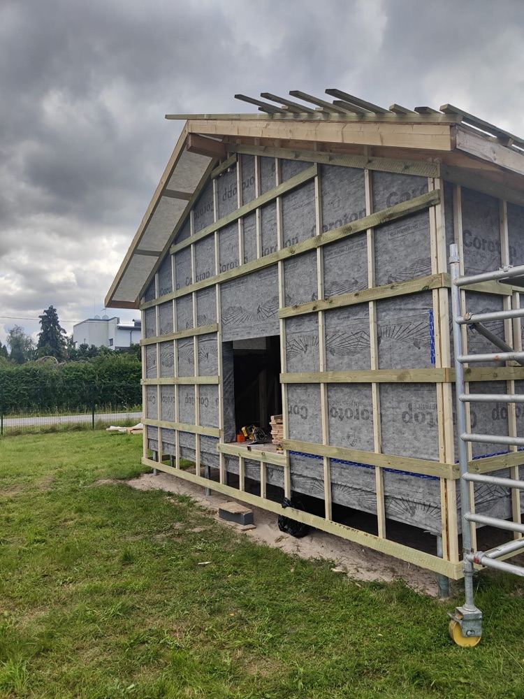 Koka karkasa mājas būvniecība objektā