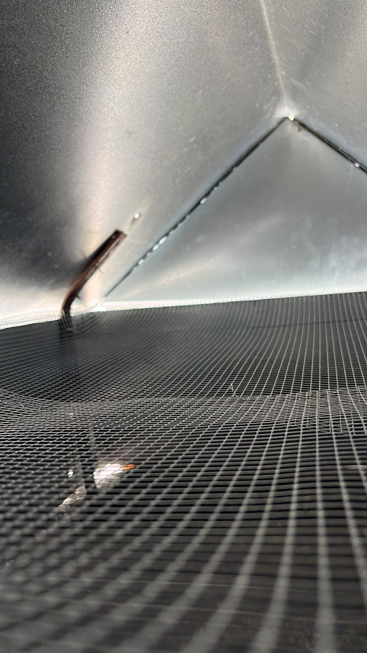 Perforēts alumīnija siets uz ventilācijas atveres