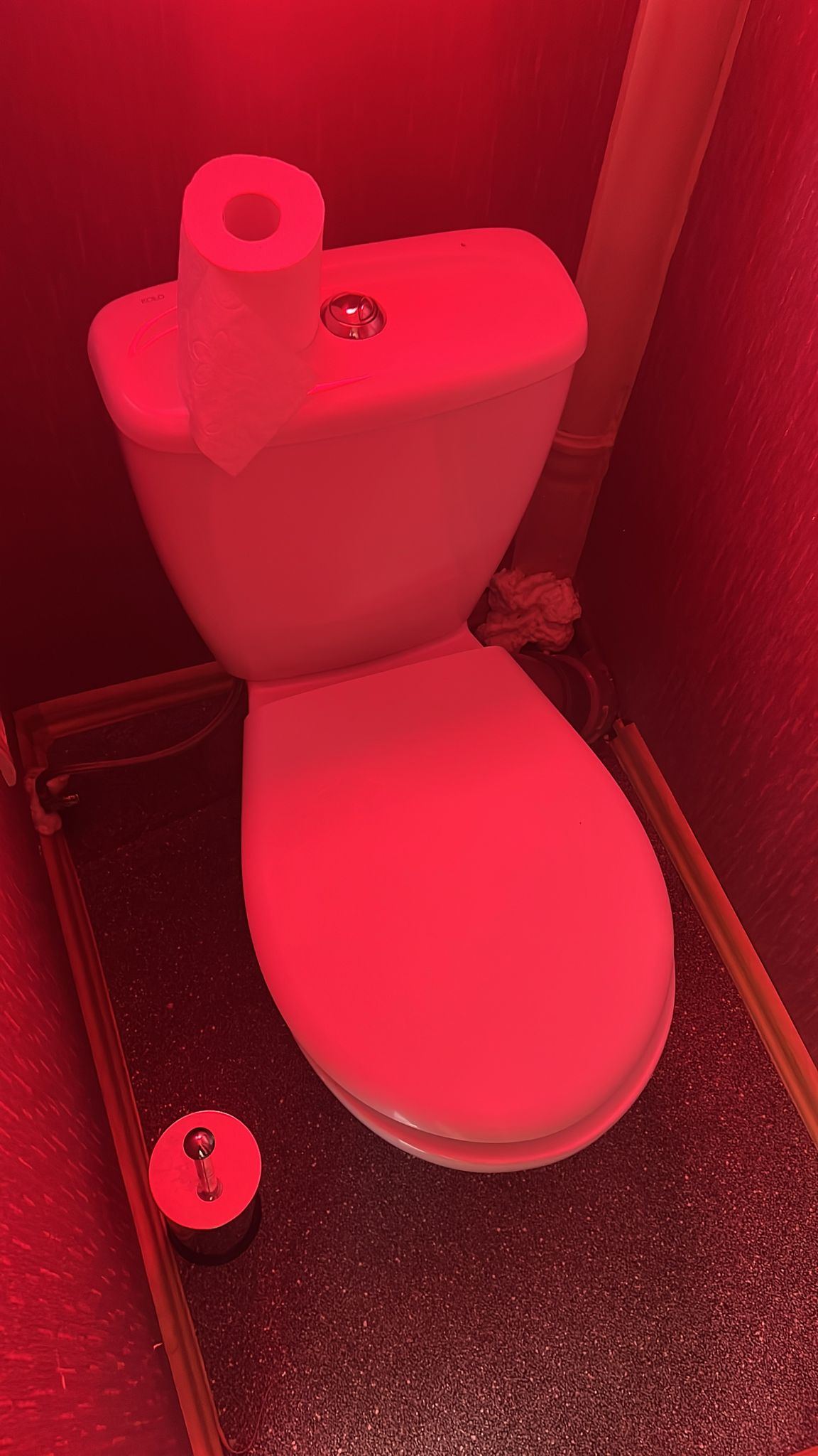 WC telpa pirms remonta